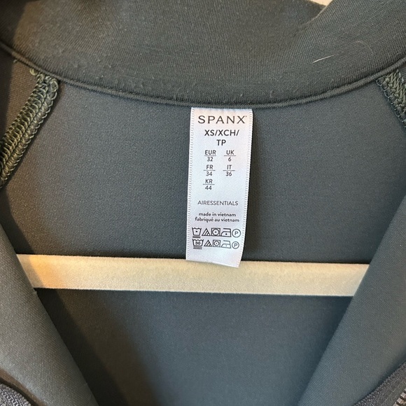 Spanx Airessentials Half-Zip Sweater. Green. Size XS - Picture 2 of 4
